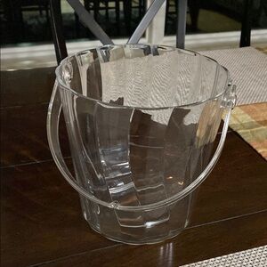 Clear Vintage Swirl Made In Taiwan Lucite Acrylic Ice Bucket!